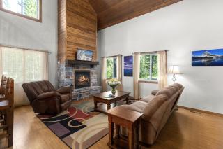 Summit Mountain Lodge and Steakhouse - East Glacier Park - 8