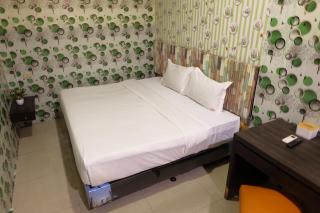 Louise Hotel - Glugur - 9