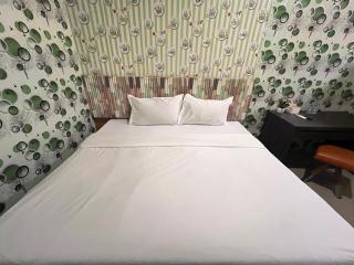 Louise Hotel - Glugur - 2