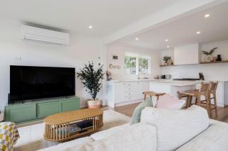 Hamptons on Heales - Classic Beach House Charm - Dromana - 9