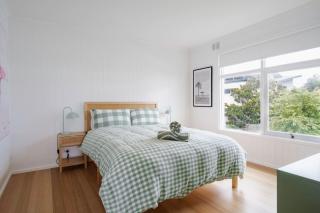 Hamptons on Heales - Classic Beach House Charm - Dromana - 7