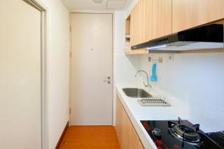 Modern Look Studio at Tokyo Riverside PIK 2 Apartment By Travelio - Rawalembang - 4