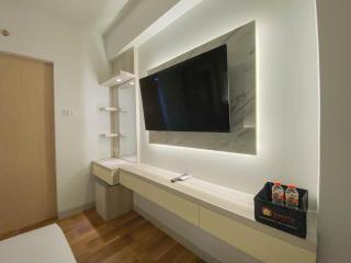 Fully Furnished 1BR The Alton Apartment By Travelio - Semarang - 6