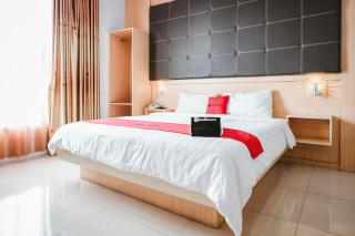 RedDoorz Premium at Hotel T-ONE Jambi - Tanjungjohor - 0