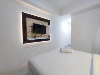 Simple and Homey Studio Room at Paltrow City Apartment By Travelio - Semarang - 6