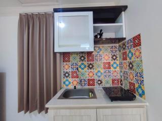 Simple and Homey Studio Room at Paltrow City Apartment By Travelio - Semarang - 4