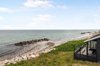 Welcoming Holiday Home Right Down To The Water - Rørvig - 8