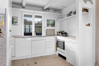 Welcoming Holiday Home Right Down To The Water - Rørvig - 6