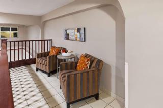 Super 8 by Wyndham Lubbock West - 4