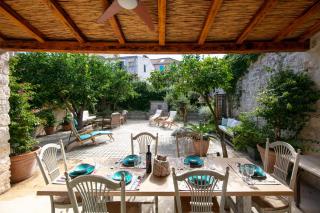 Garden House - Vis - 0