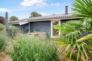 Cozy Little Holiday Home Near The Beach - 7