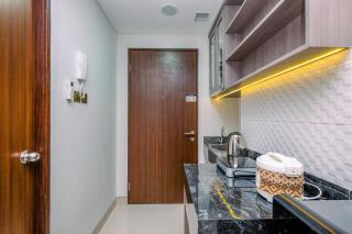 Nice Studio at 7th Floor Transpark Cibubur Apartment By Travelio - Depok - 3