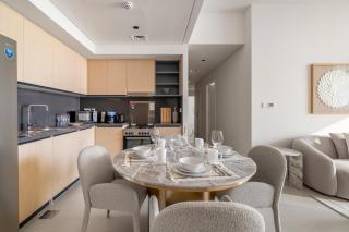 Dubai Luxe Stay Burj Khalifa Views & Mall Access - 6