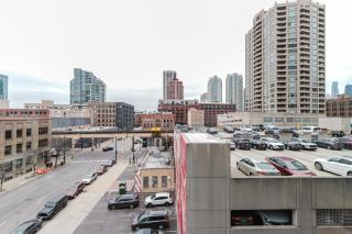Blueground West Loop rooftop pool gym CHI-1138 - 6