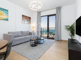 Marvelous 1 Bedroom with Sea Views - 9