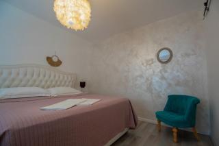 Holiday Home Peaceful Oasis with Pool - Drvenik - 8