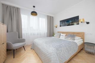 Goplańska Stylish Apartment with Balcony Warsaw by Noclegi Renters - 9