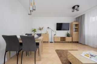 Goplańska Stylish Apartment with Balcony Warsaw by Noclegi Renters - 8