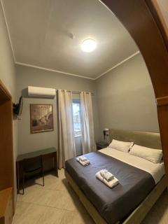 Smart Station Hotel - Naples - 5