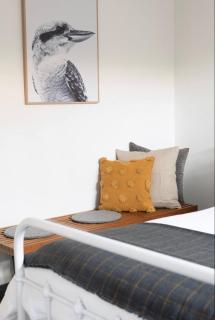 Designer townhome adjacent to East Brunswick Village 2min to tram plus private parking - 5