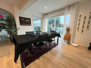 VILLA FLAVIE- Luxueuse - Confort Jardin Barcecue Borne Recharge Electrique 10min PLAGE- FAMILLE-PISCINE-TOP PROS SERVICES Conciergerie - Lattes - 5