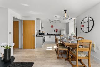 30 percent off! Executive Apartment in Dewsbury- Sleeps 6 - Leeds - 1