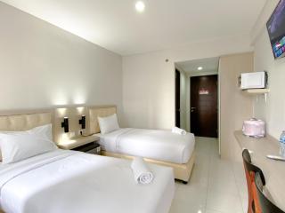 Modern Studio No Kitchen at Elvis Tower Apartment By Travelio - Bekasi - 1