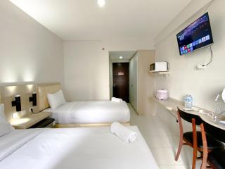 Modern Studio No Kitchen at Elvis Tower Apartment By Travelio - Bekasi - 2