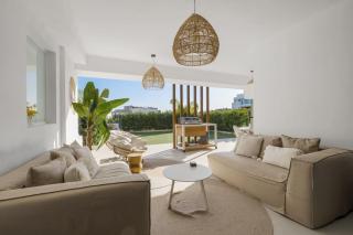 ViVi Homes - Sublime Close to the beach, Garden, Pool & Hot Tub - 8