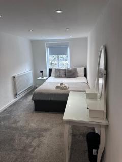 Top floor 2bed flat - 2