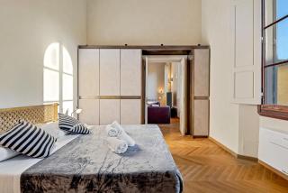 Via Venezia 10 - Renaissance - Historic Charm with Frescoes and Private Courtyard Parking in Florence Heart - Florence - 4