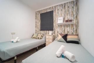 Alicante Urban Retreat Spacious Comfort Near Beach - Alicante - 2