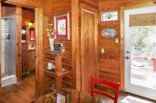 Cozy Cabin - Wimberley - 3