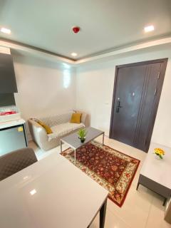 Arcadia Continental Pool View - 1