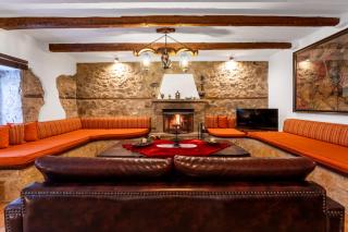 Manor House est. 1890 - 1