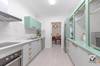KozyGuru Forestville Charming 3BR House - Forestville - 9