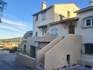 Les Virgiles Ste-Maxime, appt climatisé pour 4 pers avec vue sur la piscine, parking - Sainte-Maxime - 8