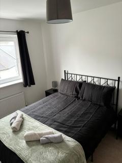 Modern 2 Bedroom Apartment - Swansea - 7