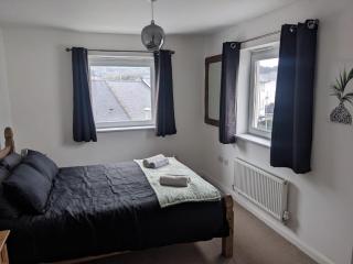 Modern 2 Bedroom Apartment - Swansea - 5