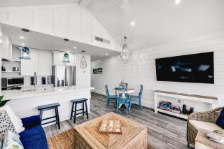 Coconuts Beachfront #112 - 3