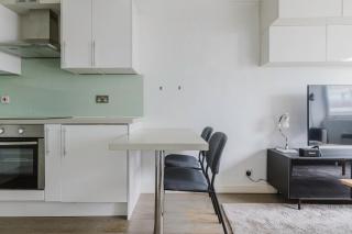 Blueground Fitzrovia furnished w kitchen LON-594 - 7