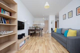 Bright Apartment with Parking near the PGE National Stadium by Noclegi Renters - 3
