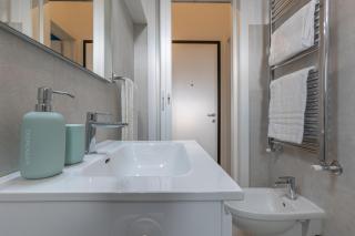 GuestHost - Bologna Sant'Orsola Stylish Apartment - 1