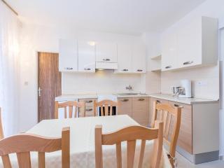 Comfortable apartment with terrace and garden - 4