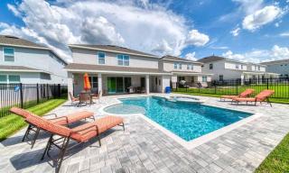 Serene 8 Bdrm Villa with Large Patio in Encore - 1