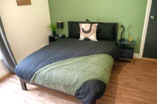 7 Spacious Rooms in Central Swansea - Great for Groups - Swansea - 6