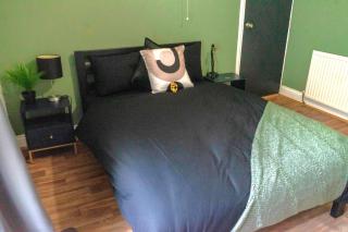 7 Spacious Rooms in Central Swansea - Great for Groups - Swansea - 1
