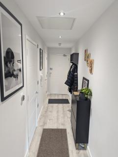 Stylish Harbourside Apartment - Bristol - 4