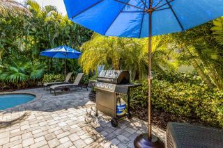 Ainsley Beach House - Holmes Beach - 3