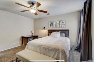 Legislation 4BR - San Antonio - 2